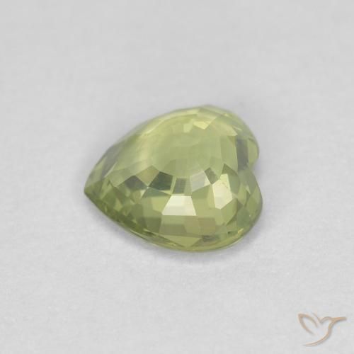 Saphir Olive verte naturelle Cœur, 0.39 ct, VVS