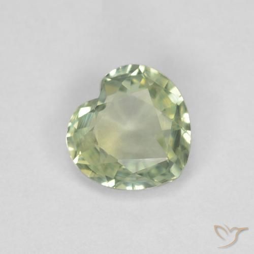 Saphir Vert sauge léger naturelle Cœur, 0.37 ct, VVS