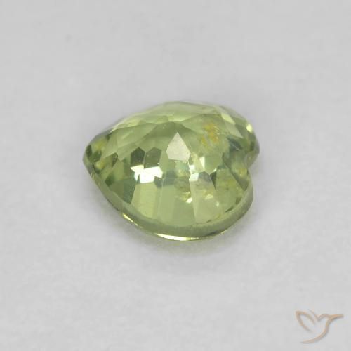 Saphir Olive verte naturelle Cœur, 0.45 ct, VS-SI