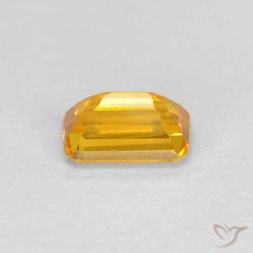 Saphir doré naturelle taille émeraude, 0,50 ct, VVS