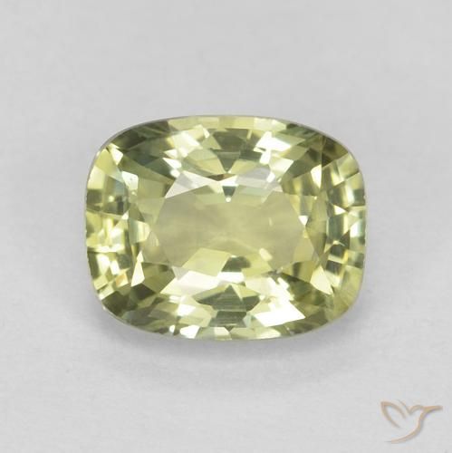 0.67ct Naturel Vert poire léger Saphir, Coussin, VVS-VS