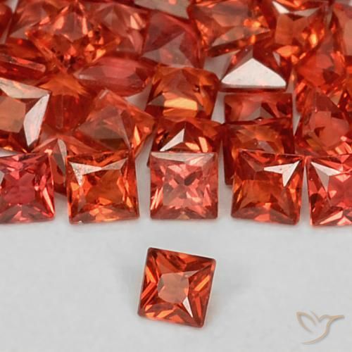 Saphir Rouge intense naturelle Carré, 0.08 ct, VS