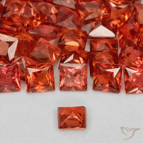 Saphir Rouge intense naturelle Carré, 0.08 ct, VS