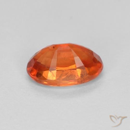Saphir Rouge intense naturelle ovale, 0.66 ct, VS