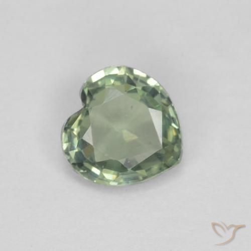 Saphir Vert chaud naturelle Cœur, 0.38 ct, VVS-VS