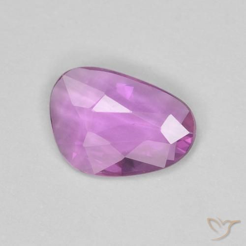 Saphir Pourpre rosâtre intense naturelle Fantaisie, 0.60 ct, VVS