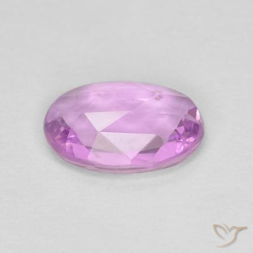 Saphir Pourpre moyen naturelle ovale, 0.67 ct, VS