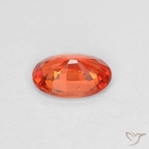 Saphir Orange rougeâtre naturelle ovale, 0.46 ct, VS