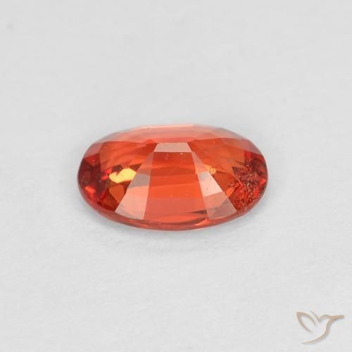 Saphir Rouge moyen naturelle ovale, 0.50 ct, VS