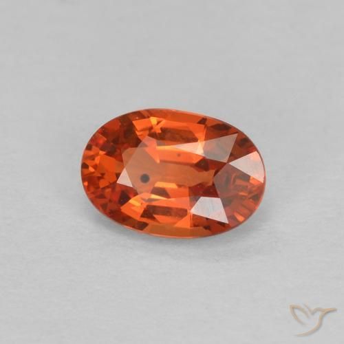 Saphir Orange rougeâtre naturelle ovale, 0.64 ct, VVS-VS