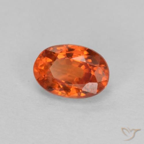 Saphir Orange rougeâtre naturelle ovale, 0.67 ct, VVS-VS