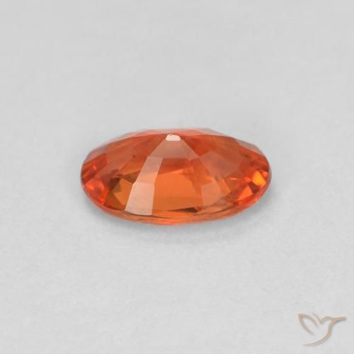 Saphir Orange rougeâtre naturelle ovale, 0.46 ct, VVS-VS