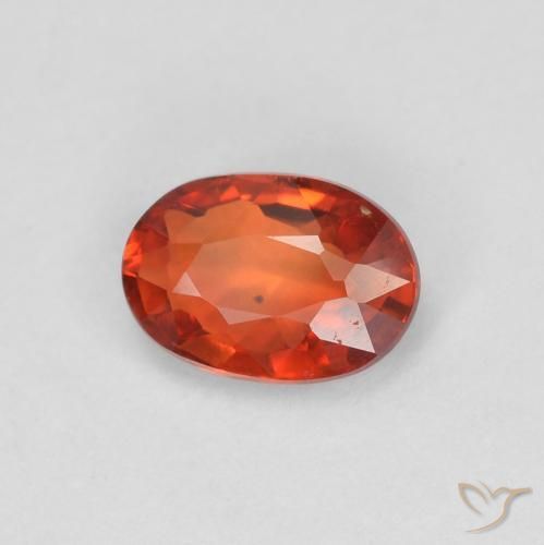 Saphir Rouge moyen naturelle ovale, 0.60 ct, VVS-VS