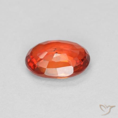 Saphir Rouge moyen naturelle ovale, 0.60 ct, VVS-VS