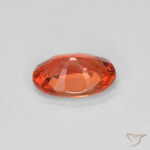 Saphir Orange rougeâtre naturelle ovale, 0.55 ct, VVS-VS
