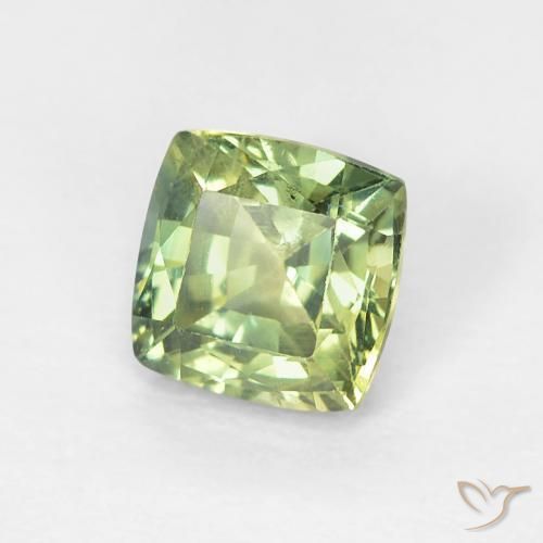 Saphir Olive verte naturelle Coussin, 0.69 ct, VS