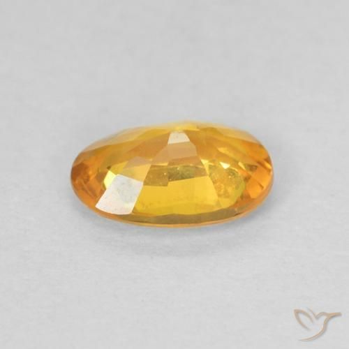 Saphir Orange doré naturelle ovale, 0.56 ct, VS