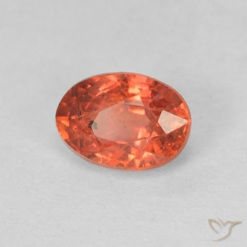 Saphir Rouge moyen naturelle ovale, 0.68 ct, VS