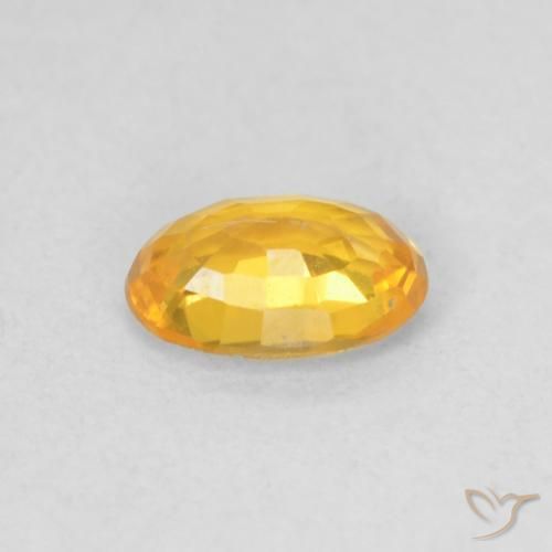 Saphir Orange moyen naturelle ovale, 0.56 ct, VVS-VS