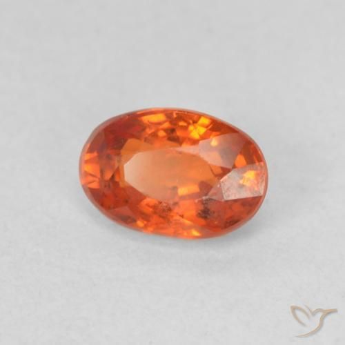 Saphir Orange rougeâtre naturelle ovale, 0.70 ct, VVS-VS