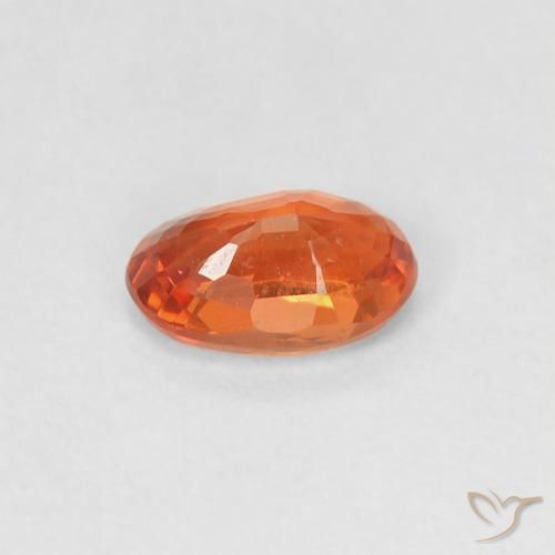 Saphir Orange moyen naturelle ovale, 0.59 ct, VVS-VS
