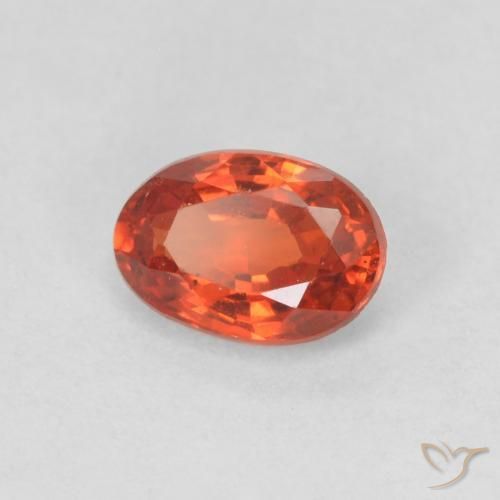 Saphir Orange rougeâtre naturelle ovale, 0.55 ct, VVS-VS