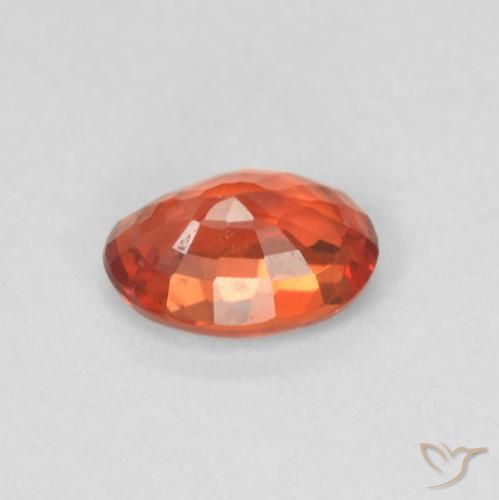 Saphir Orange rougeâtre naturelle ovale, 0.55 ct, VVS-VS