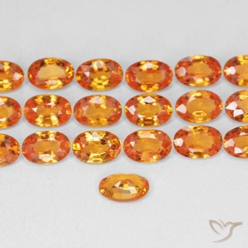 Saphir Orange rougeâtre naturelle ovale, 0.58 ct, VVS-VS