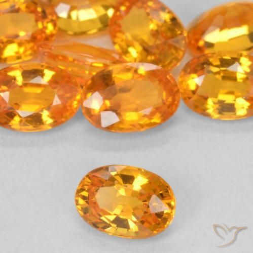 Saphir Orange moyen naturelle ovale, 0.64 ct, VVS-VS