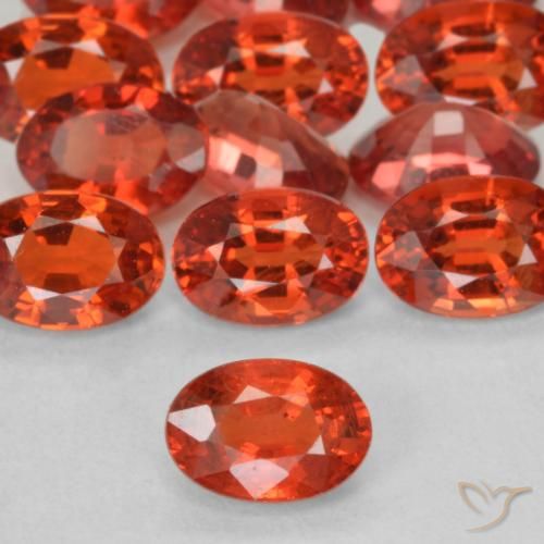 0.65ct Naturel Rouge intense Saphir, ovale, VVS-VS