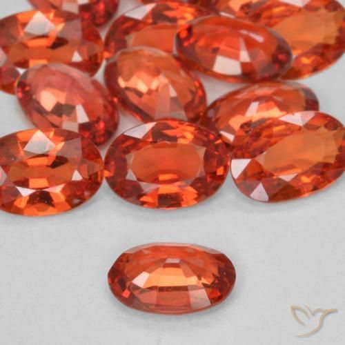 Saphir Rouge intense naturelle ovale, 0.48 ct, VVS-VS