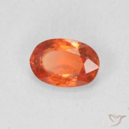 Saphir Orange feu naturelle ovale, 0.68 ct, VVS-VS