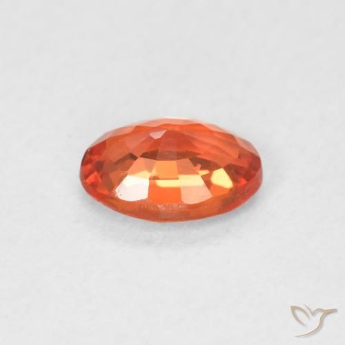 Saphir Orange rougeâtre naturelle ovale, 0.60 ct, VVS-VS