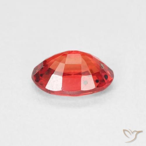 Saphir Rouge intense naturelle ovale, 0.65 ct, VS