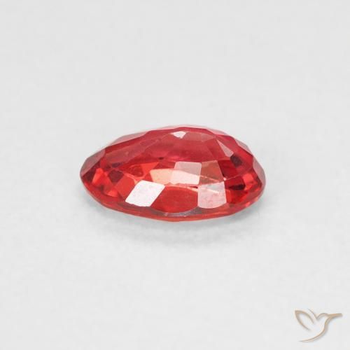 Saphir Rouge vif naturelle ovale, 0.53 ct, VS