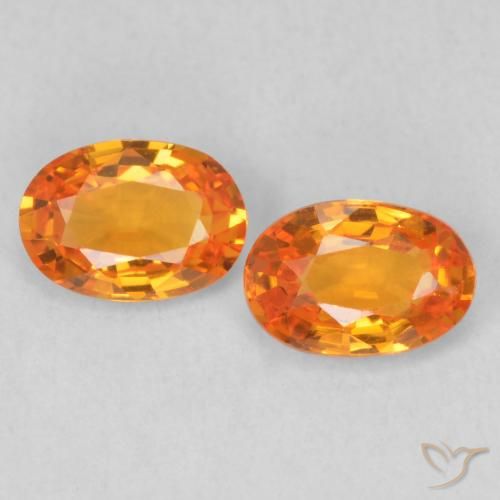 1.04ctw Naturel Orange vif Saphir, ovale, VVS