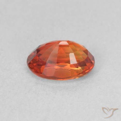 Saphir Rouge ambré profond naturelle ovale, 0.73 ct, VVS-VS