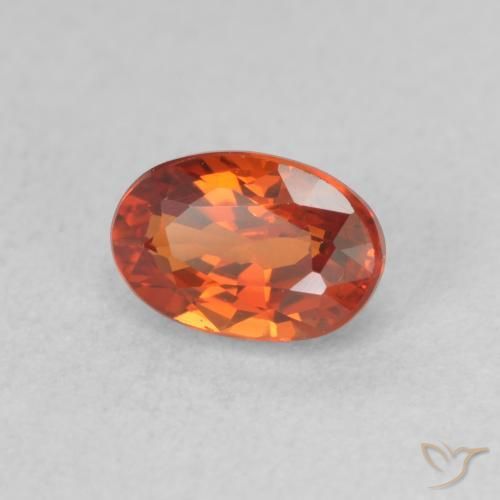 Saphir Orange rougeâtre naturelle ovale, 0.84 ct, VVS-VS