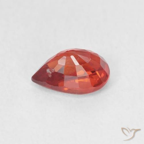 Saphir Rouge feu naturelle En forme de poire, 0.68 ct, VS