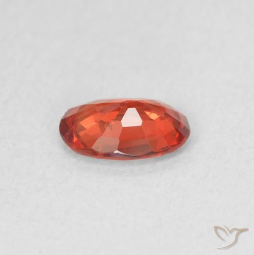 Saphir Rouge moyen naturelle ovale, 0.48 ct, VS