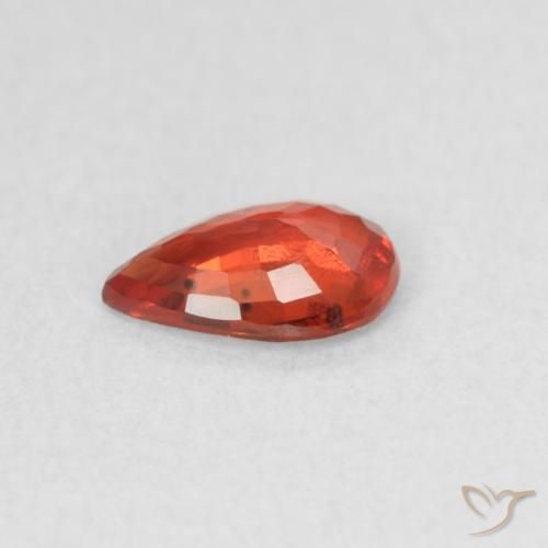 Saphir Rouge moyen naturelle En forme de poire, 0.42 ct, VVS-VS