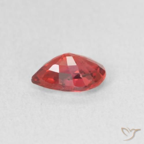 Saphir Rouge intense naturelle En forme de poire, 0.56 ct, VS
