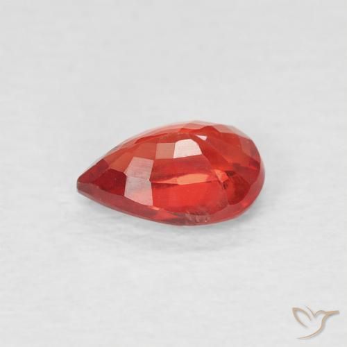 Saphir Rouge vif naturelle En forme de poire, 0.57 ct, VS