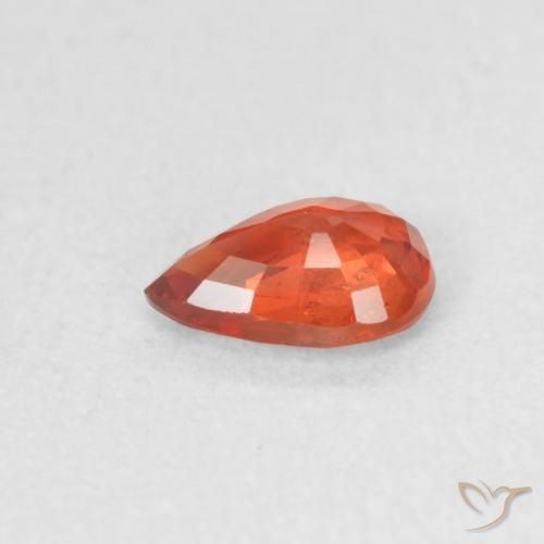 Saphir Rouge intense naturelle En forme de poire, 0.55 ct, VS