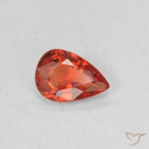 Saphir Rouge cramoisi vif naturelle En forme de poire, 0.41 ct, VS