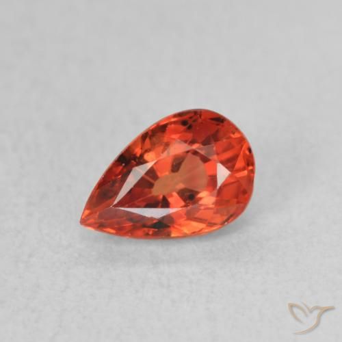 Saphir Rouge intense naturelle En forme de poire, 0.66 ct, VVS-VS