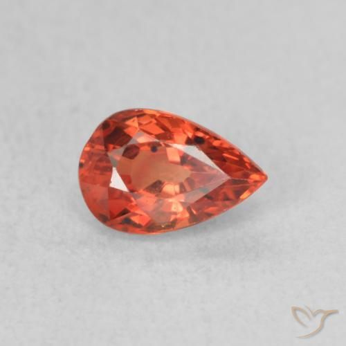 Saphir Rouge intense naturelle En forme de poire, 0.66 ct, VVS-VS