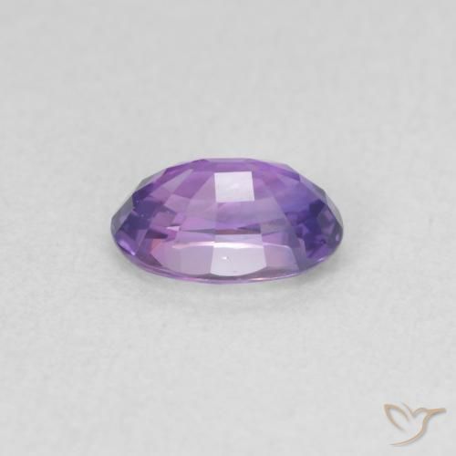 Saphir Violet moyen naturelle ovale, 0.70 ct, VVS