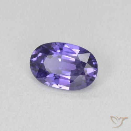 Saphir Violet foncé naturelle ovale, 0.65 ct, VVS