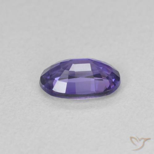 Saphir Violet foncé naturelle ovale, 0.65 ct, VVS
